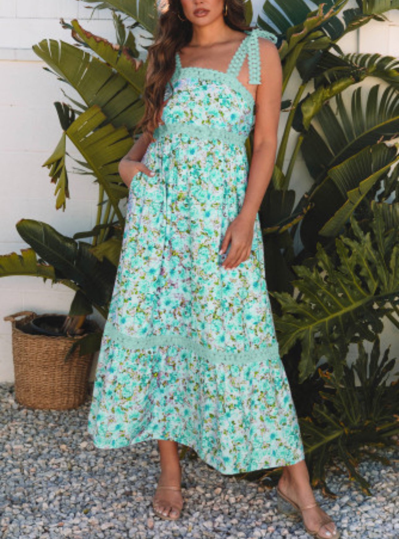 SPRING FEELS FLORAL DRESS