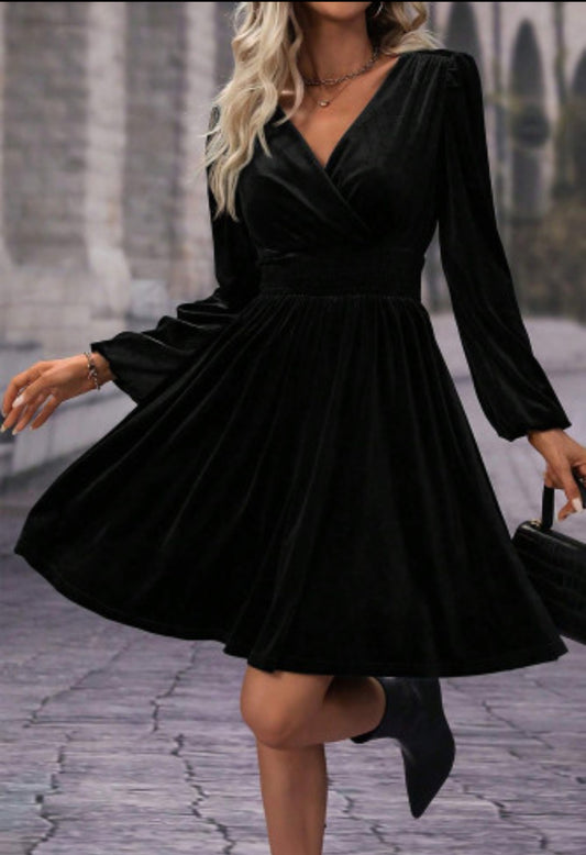 ON THE RISE VELVET DRESS