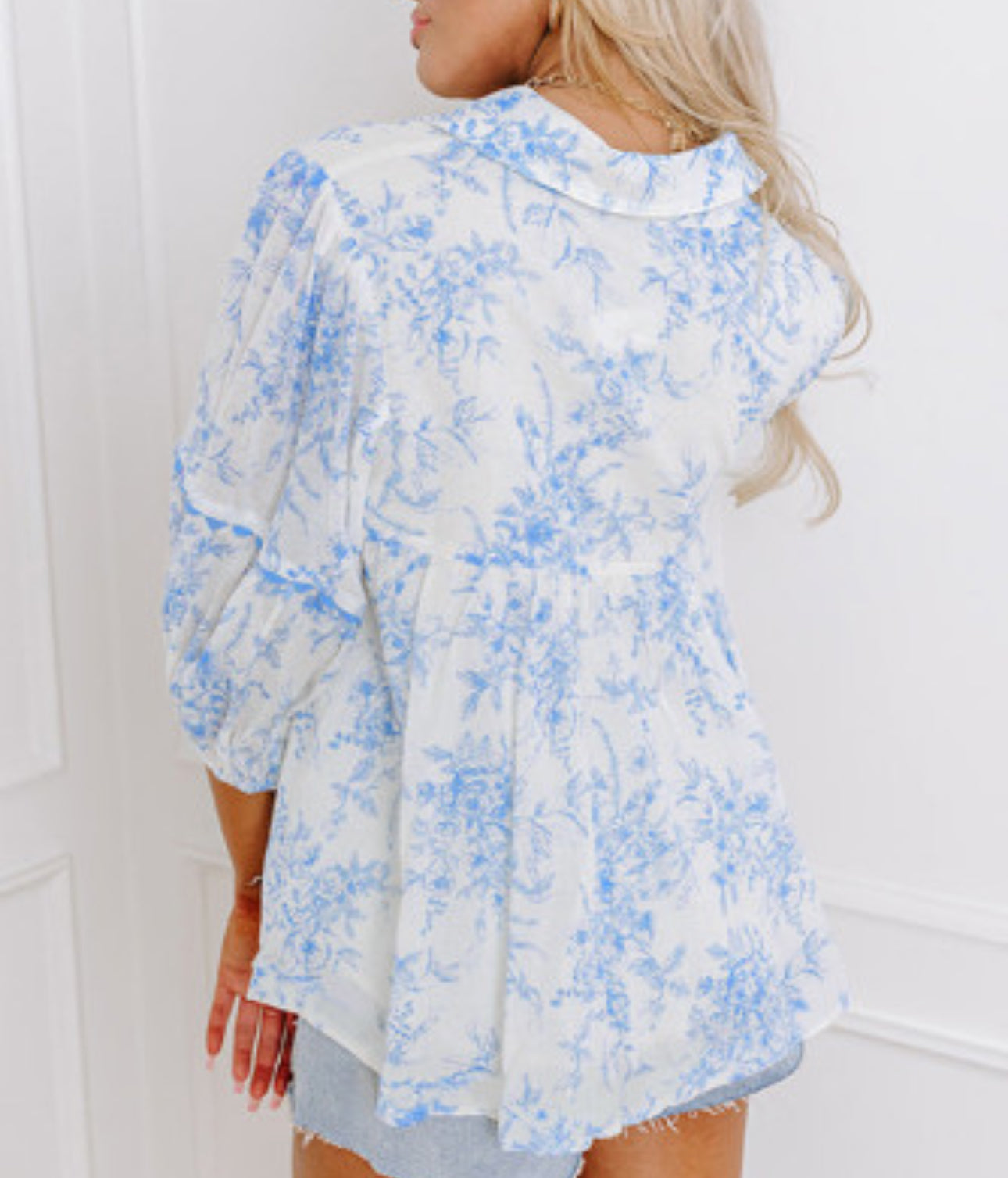 MISSING OUT FLORAL BLOUSE