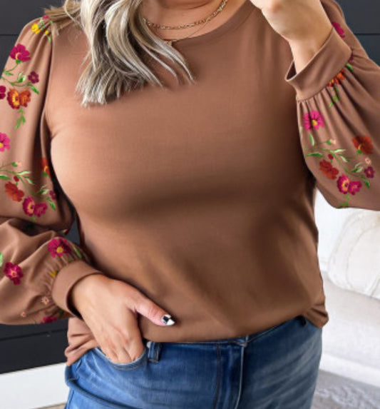 CURVY FALL BEHIND TOP